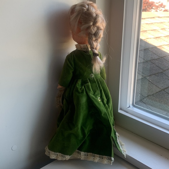 Vintage specialty doll (circa 1980’s) - Picture 2 of 3